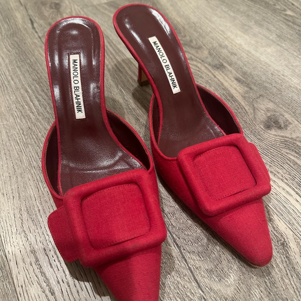 Manolo Blahnik maysale mule